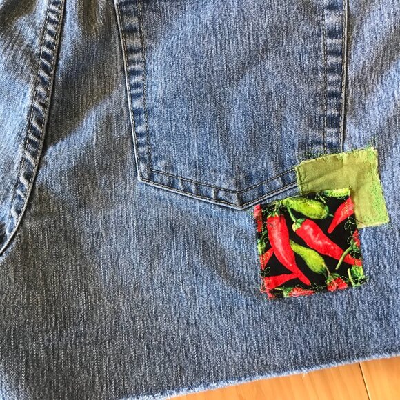 Upcycled Denim Ripped Jean Cutoff Shorts, Chili Peppers Theme, Women’s Size 6 - Picture 10 of 14